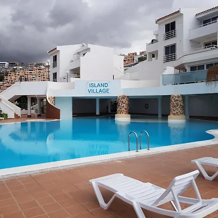 Island Village & Bo Apartment *